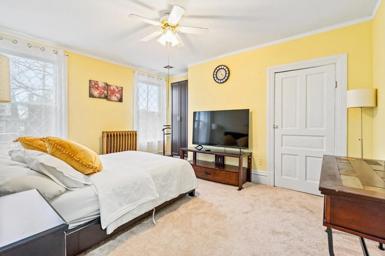 Cozy Stay In Pittsburgh Homestay