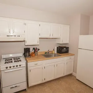 Hip & Cozy To Explore The Or Catch A Game Apartment